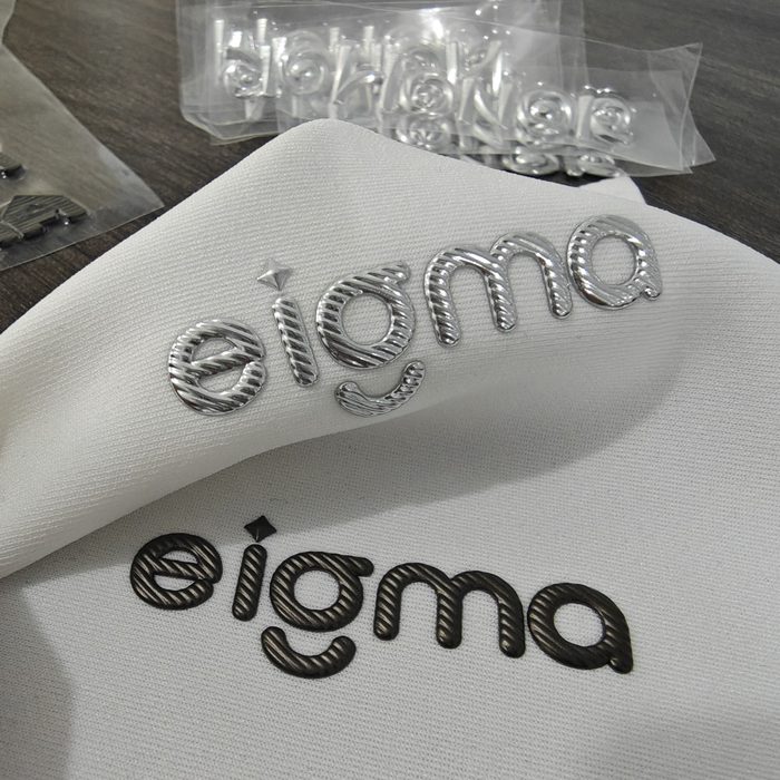 Textured silicone logo patches for US sportswear brand